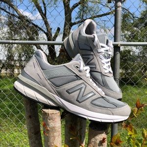 New Balance Men’s M990V5 Shoes